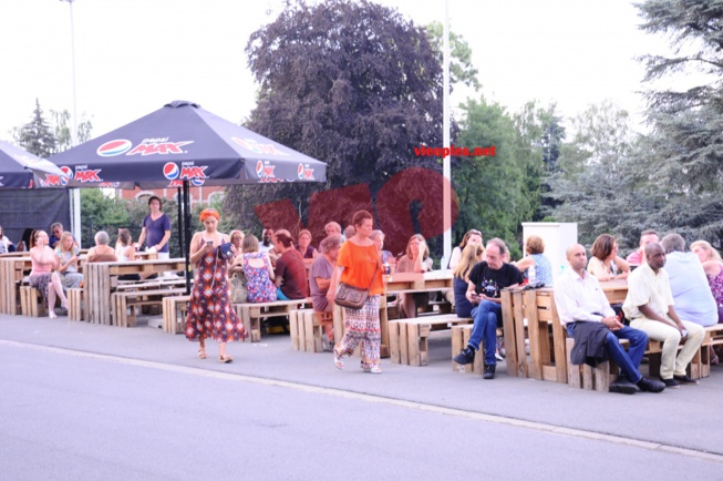 Les premiéres images du"GRAND BAL" au Palais 12 de Bruxelles avec la méga star planétaire Youssou Ndour. Les premiéres images du"GRAND BAL" au Palais 12 de Bruxelles avec la méga star planétaire Youssou Ndour.