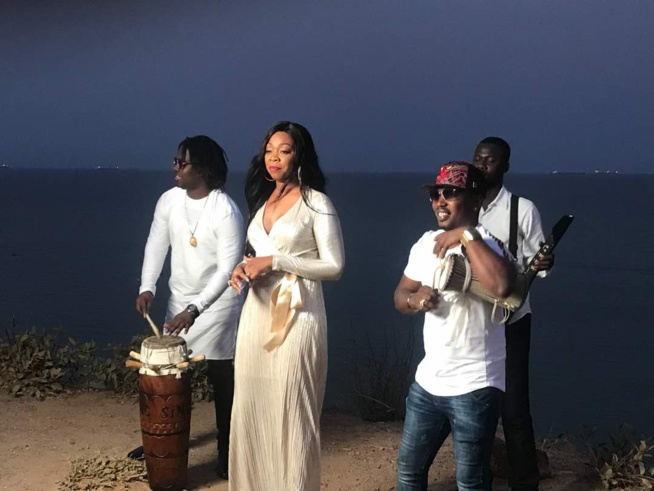 PHOTOS ET VIDEO: Teaser du tournage de la nouvelle vidéo explosive du futur Adja Aby Ndour. REGARDEZ