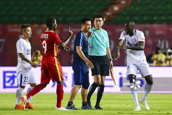 Victime de racisme: Demba Ba demande à la fédération chinoise de sévir contre son insulteur Victime de racisme: Demba Ba demande à la fédération chinoise de sévir contre son insulteur