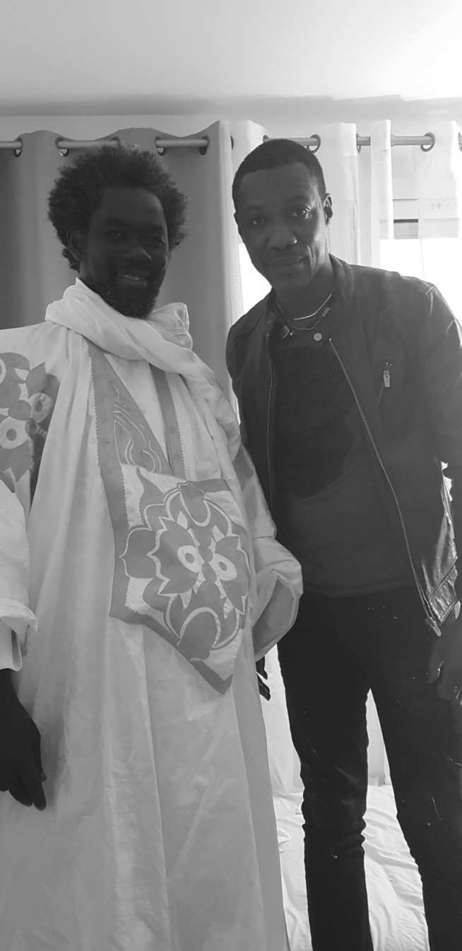Visite de Serigne Akassa Samb chez Pape Ndongo Dieng le "Dieuwrigne" de Serigne Saliou à Paris. Regardez