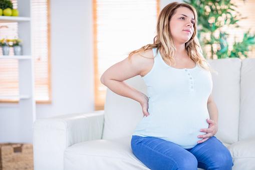 Enceinte, j'ai mal aux pieds, au secours ! Enceinte, j'ai mal aux pieds, au secours !