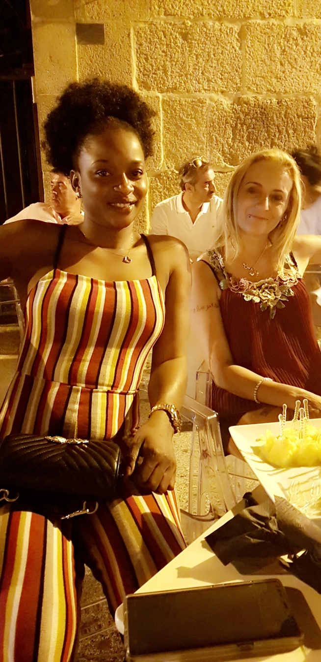 La Diva, Maria la Sénégalaise la plus influente dans le milieu de la jet-sett Espagnol croque la vie à 100% La Diva, Maria la Sénégalaise la plus influente dans le milieu de la jet-sett Espagnol croque la vie à 100%