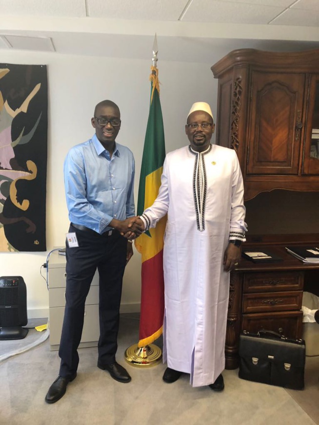 Pape Diouf accompagné de son promoteur en Amerique, Birane Sarr de NEW AFRICAN PRODUCTION reçu par SE le Docteur Momar Diop ambassadeur du Sénégal à Washington.
