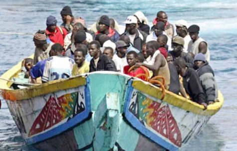 Urgent: Une pirogue transportant des migrants échoue à la porte du Millénaire