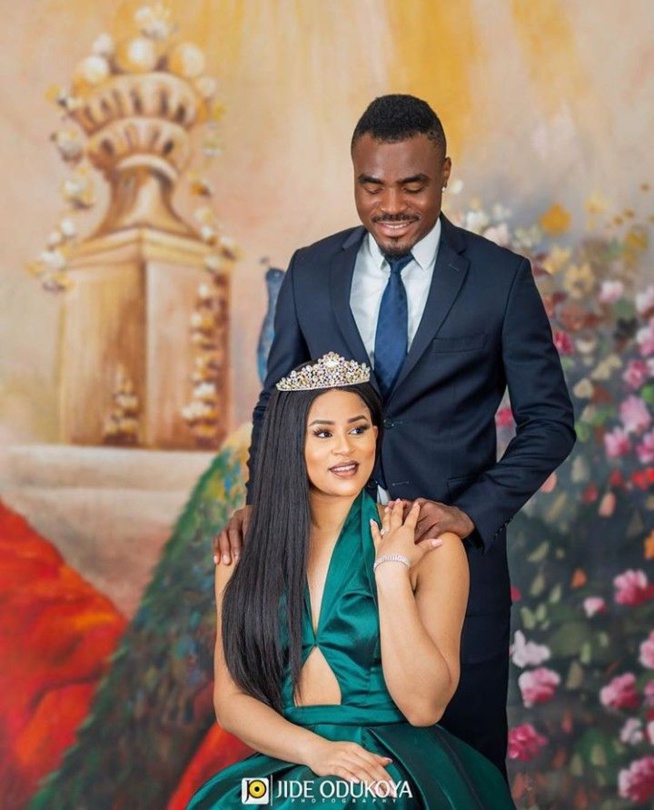 UN JOUEUR NIGÉRIAN DIVORCE AVEC SA FEMME MISS NIGERIA 2013, POUR ÉPOUSER, LA MISS DE… UN JOUEUR NIGÉRIAN DIVORCE AVEC SA FEMME MISS NIGERIA 2013, POUR ÉPOUSER, LA MISS DE…