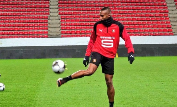 Rennes : Diafra Sakho hué par les supporters rennais ! Rennes : Diafra Sakho hué par les supporters rennais !