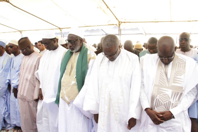 Les images de la prière de la Tabaski à la mosquée Omarienne ce 21 aout. Les images de la prière de la Tabaski à la mosquée Omarienne ce 21 aout.
