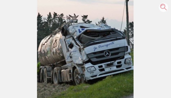 Urgent - Sébikotane: Un camion-citerne perd le contrôle et tue 6 personnes sur le coup Urgent - Sébikotane: Un camion-citerne perd le contrôle et tue 6 personnes sur le coup