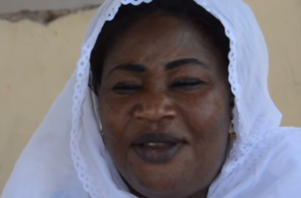 Fatou Guéweul méconnaissable sans maquillage : la toile est choquée Fatou Guéweul méconnaissable sans maquillage : la toile est choquée