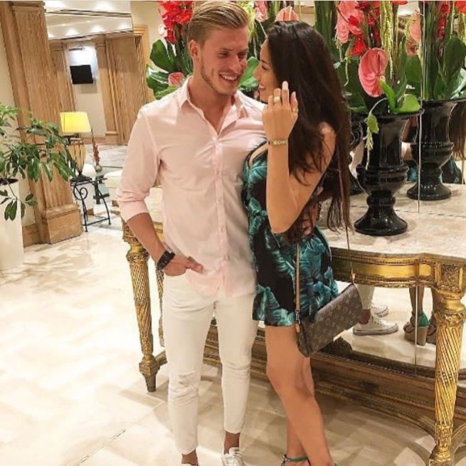 MORT DE TOM DIVERSY : LE MONDE DE LA TÉLÉRÉALITÉ EN DEUIL, « Je me sens vide », écrit sa petite sœur dans un hommage bouleversant MORT DE TOM DIVERSY : LE MONDE DE LA TÉLÉRÉALITÉ EN DEUIL, « Je me sens vide », écrit sa petite sœur dans un hommage bouleversant