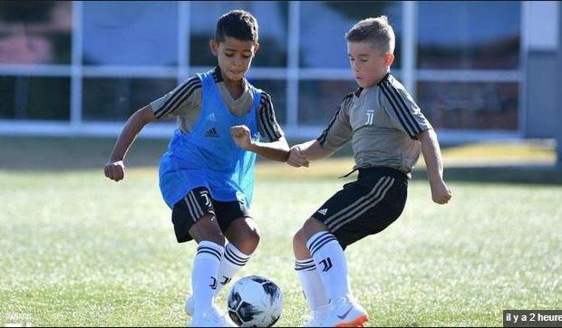 Le fils de Ronaldo s’entraîne avec des jeunes de la Juventus