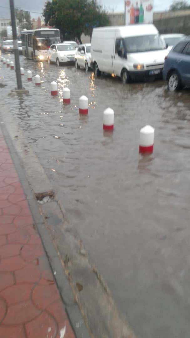 L’avenue Blaise Diagne transformée en mare L’avenue Blaise Diagne transformée en mare