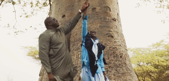 Vidéo : Yékini réapparaît dans le nouveau clip de Pape Diouf  » Séréres  »Regardez !
