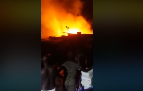 Incendie au marché Petersen: la pluie s'invite en sapeur pompier Incendie au marché Petersen: la pluie s'invite en sapeur pompier