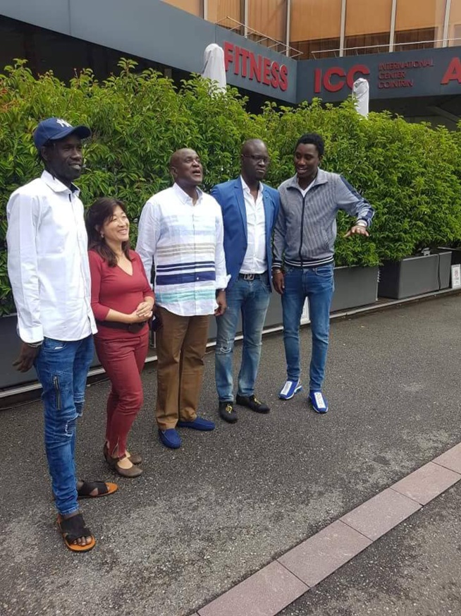 Geneve: Waly Seck et son parrain l'artiste international Ismael Lo reçus par l'AMBASSADEUR DU SENEGAL. Geneve: Waly Seck et son parrain l'artiste international Ismael Lo reçus par l'AMBASSADEUR DU SENEGAL.
