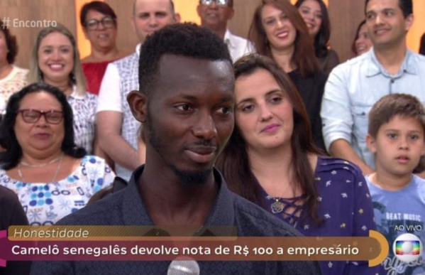 Incroyable – Découvrez ce jeune Sénégalais devenu une star au Brézil grâce… Incroyable – Découvrez ce jeune Sénégalais devenu une star au Brézil grâce…