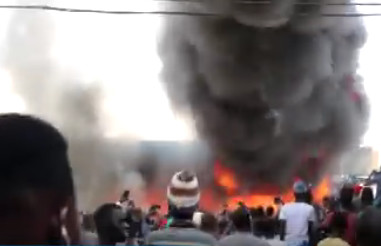 Incendie à Sandaga : Un magasin de tissus prend feu Incendie à Sandaga : Un magasin de tissus prend feu