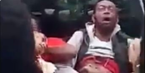 (Vidéo) Madagascar / Sénégal: Un mort et plus de 37 blessés dans une bousculade à l’entrée du stade! (Vidéo) Madagascar / Sénégal: Un mort et plus de 37 blessés dans une bousculade à l’entrée du stade!