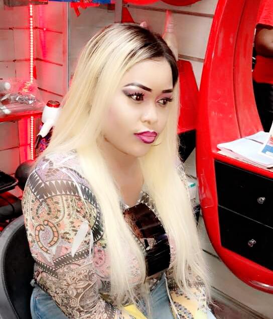 En exclusivité: Les images du tournage de la nouvelle vidéo "BOMBAL" de Guigui et Oumou Sow. En exclusivité: Les images du tournage de la nouvelle vidéo "BOMBAL" de Guigui et Oumou Sow.