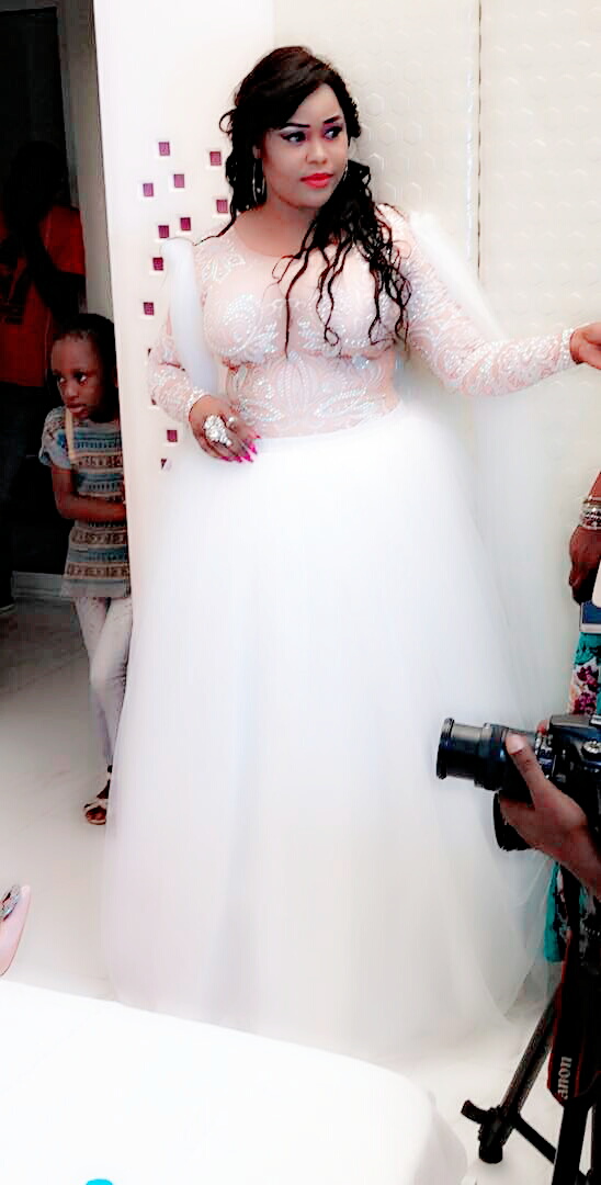 En exclusivité: Les images du tournage de la nouvelle vidéo "BOMBAL" de Guigui et Oumou Sow. En exclusivité: Les images du tournage de la nouvelle vidéo "BOMBAL" de Guigui et Oumou Sow.