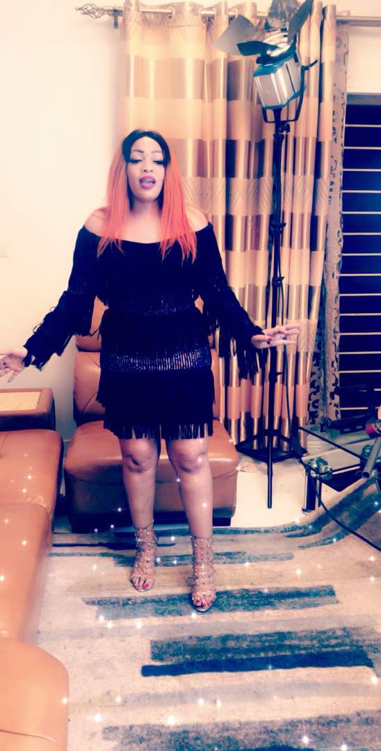 En exclusivité: Les images du tournage de la nouvelle vidéo "BOMBAL" de Guigui et Oumou Sow. En exclusivité: Les images du tournage de la nouvelle vidéo "BOMBAL" de Guigui et Oumou Sow.