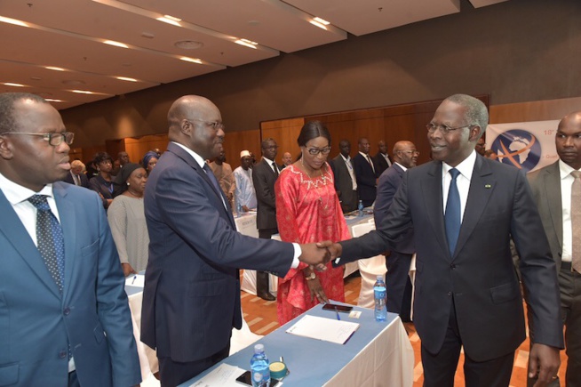 MEDS - le Premier Ministre Mahamad Bou A. Dione a présidé hier à l'hôtel Radisson Blu la 18eme session des Assises Economiques du MEDS. MEDS - le Premier Ministre Mahamad Bou A. Dione a présidé hier à l'hôtel Radisson Blu la 18eme session des Assises Economiques du MEDS.