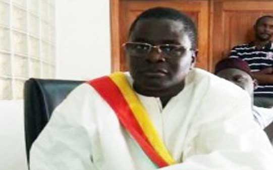 Parrainage : Abdoul Ahad Ka file des fiches de collecte et 50 000 FCfa à chaque chef de quartier Parrainage : Abdoul Ahad Ka file des fiches de collecte et 50 000 FCfa à chaque chef de quartier