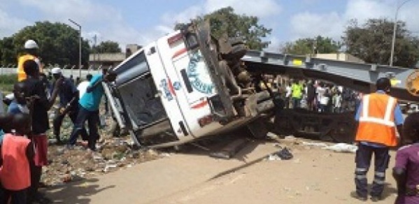 Drame à Bakel: 1 mort et 41 blessés dans un accident Drame à Bakel: 1 mort et 41 blessés dans un accident