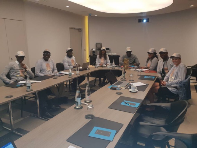 Réunion de l'staff Parisien autour du Président Mbagnick Diop ce samedi soir à Paris au Sofitel des Champs Élysées dans le cadre des African Leadership Awards. Cérémonie prestigieuse qui est prévue le 10 Novembre à Paris. Jour J - 55 Réunion de l'staff Parisien autour du Président Mbagnick Diop ce samedi soir à Paris au Sofitel des Champs Élysées dans le cadre des African Leadership Awards. Cérémonie prestigieuse qui est prévue le 10 Novembre à Paris. Jour J - 55