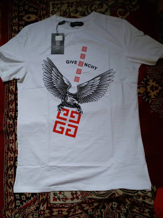 Votre élégance et la classe chez DICKO FASHION en face station Shell Patte D'oie Tel 0022177 523 89 01 Votre élégance et la classe chez DICKO FASHION en face station Shell Patte D'oie Tel 0022177 523 89 01