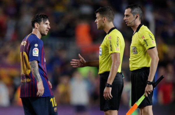 Ce geste de Lionel Messi risque de faire beaucoup de bruits Ce geste de Lionel Messi risque de faire beaucoup de bruits
