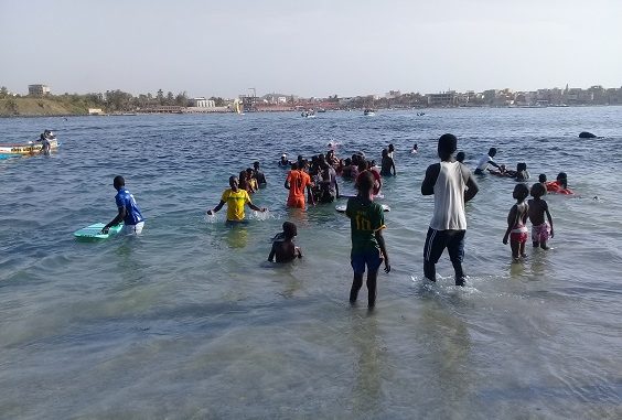 Plage Bceao : un célèbre marabout séquestré, déshabillé, filmé nu Plage Bceao : un célèbre marabout séquestré, déshabillé, filmé nu