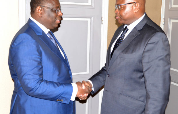 Rebeuss : Alioune Badara Cissé rend visite à Khalifa Sall, Macky se fâche Rebeuss : Alioune Badara Cissé rend visite à Khalifa Sall, Macky se fâche