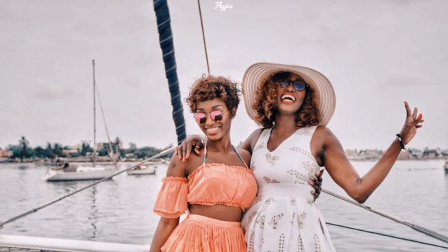 Voici la belle Anta Babacar Ngom avec sa soeur Coumba Voici la belle Anta Babacar Ngom avec sa soeur Coumba