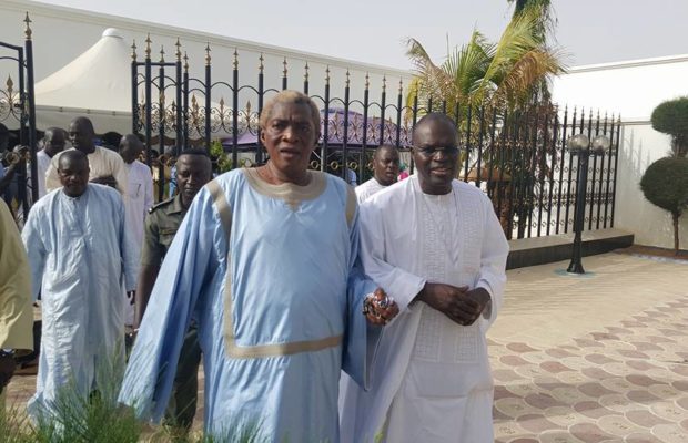 Un deal que Macky Sall aurait proposé à Khalifa Sall. Un deal que Macky Sall aurait proposé à Khalifa Sall.