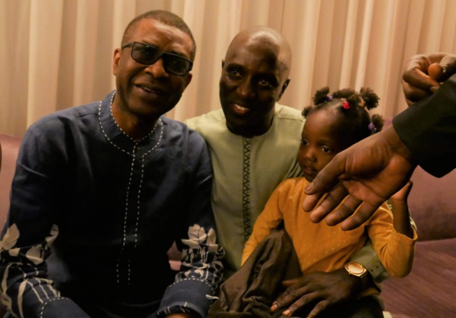 Youssou Ndour à la rencontre de Asse Ndiaye le président de "FÉKKÉ MA CI BOOLÉ" en Italie avec ses partisans.