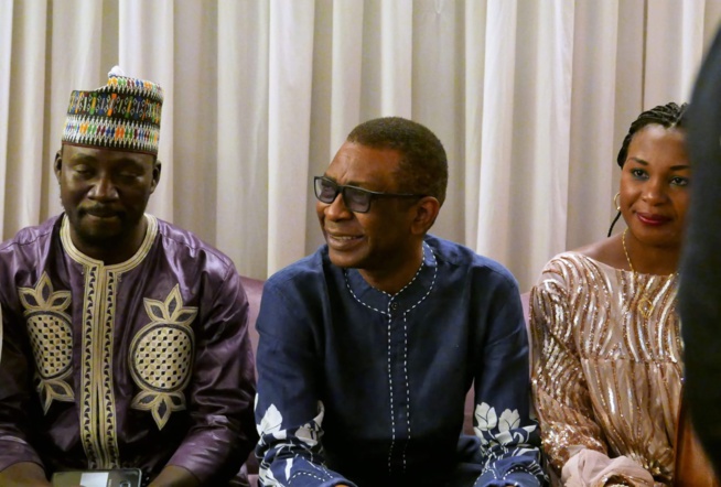 Youssou Ndour à la rencontre de Asse Ndiaye le président de "FÉKKÉ MA CI BOOLÉ" en Italie avec ses partisans. Youssou Ndour à la rencontre de Asse Ndiaye le président de "FÉKKÉ MA CI BOOLÉ" en Italie avec ses partisans.