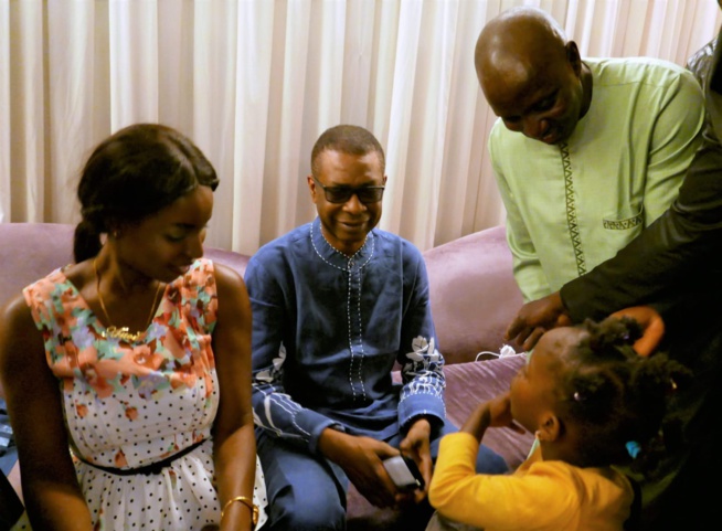 Youssou Ndour à la rencontre de Asse Ndiaye le président de "FÉKKÉ MA CI BOOLÉ" en Italie avec ses partisans. Youssou Ndour à la rencontre de Asse Ndiaye le président de "FÉKKÉ MA CI BOOLÉ" en Italie avec ses partisans.