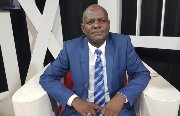 Jakarlo bi: Songué Diouf suit Khalifa Diakhaté Jakarlo bi: Songué Diouf suit Khalifa Diakhaté