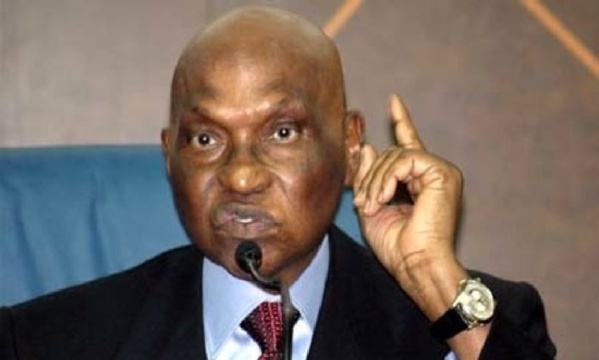 Crise au PDS : Le coup de fil de Me Abdoulaye Wade ! Crise au PDS : Le coup de fil de Me Abdoulaye Wade !