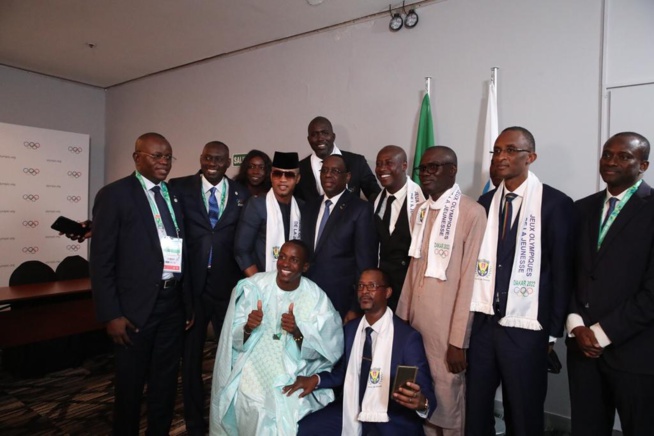 El Hadj Diouf et Fadiga derrière le chef de l'Etat pour les Jeux Olympiques de la Jeunesse 2022 – Le Sénégal pays organisateur El Hadj Diouf et Fadiga derrière le chef de l'Etat pour les Jeux Olympiques de la Jeunesse 2022 – Le Sénégal pays organisateur