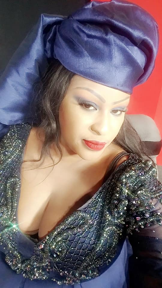L'animatrice de TFM, Kebs Thiam toute ravissante dans son Sagnse, ELLE garde la forme L'animatrice de TFM, Kebs Thiam toute ravissante dans son Sagnse, ELLE garde la forme