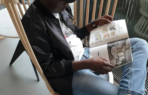 Bercy de Pape Diouf: Dj Boubs en mode relax en France ! Bercy de Pape Diouf: Dj Boubs en mode relax en France !