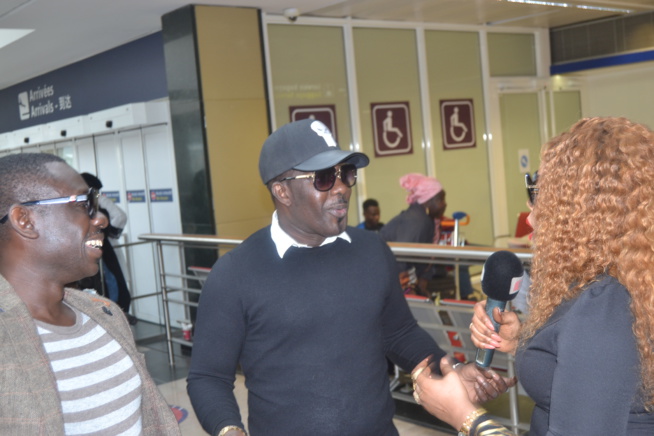 A 24 H du Bercy, Pape Diouf et ses invités attérient à ORLY SUD. A 24 H du Bercy, Pape Diouf et ses invités attérient à ORLY SUD.