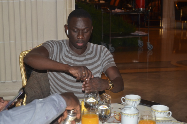 A 24 H du Bercy, Pape Diouf et ses invités attérient à ORLY SUD.