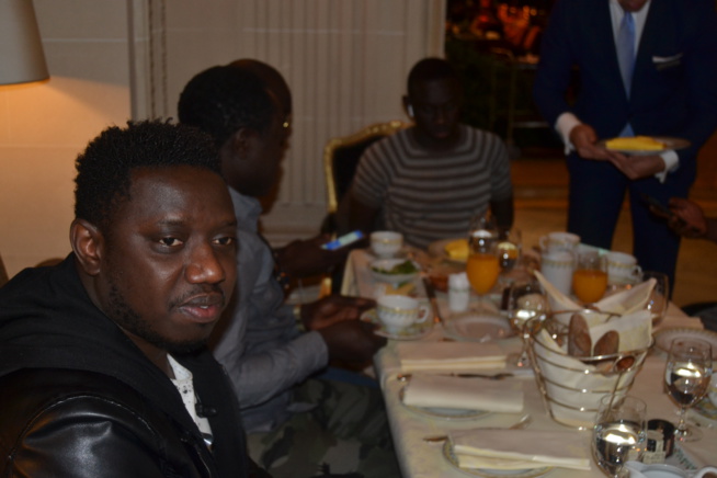 A 24 H du Bercy, Pape Diouf et ses invités attérient à ORLY SUD.