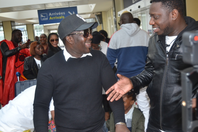 A 24 H du Bercy, Pape Diouf et ses invités attérient à ORLY SUD.