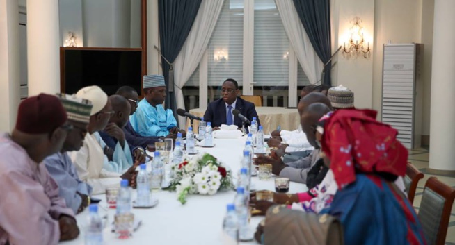 Macky Sall a reçu une délégation de l’UNACOIS Macky Sall a reçu une délégation de l’UNACOIS