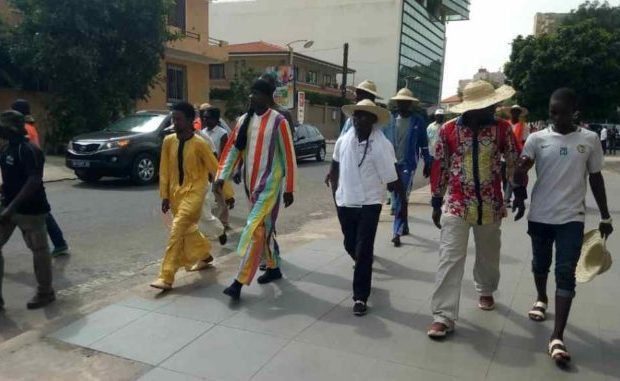 Magal 2018 : Talla Sylla quitte Dakar pour rejoindre Touba à pieds Magal 2018 : Talla Sylla quitte Dakar pour rejoindre Touba à pieds