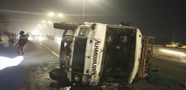 Un Ndiaga Ndiaye se renverse sur l’Autoroute à péage Un Ndiaga Ndiaye se renverse sur l’Autoroute à péage